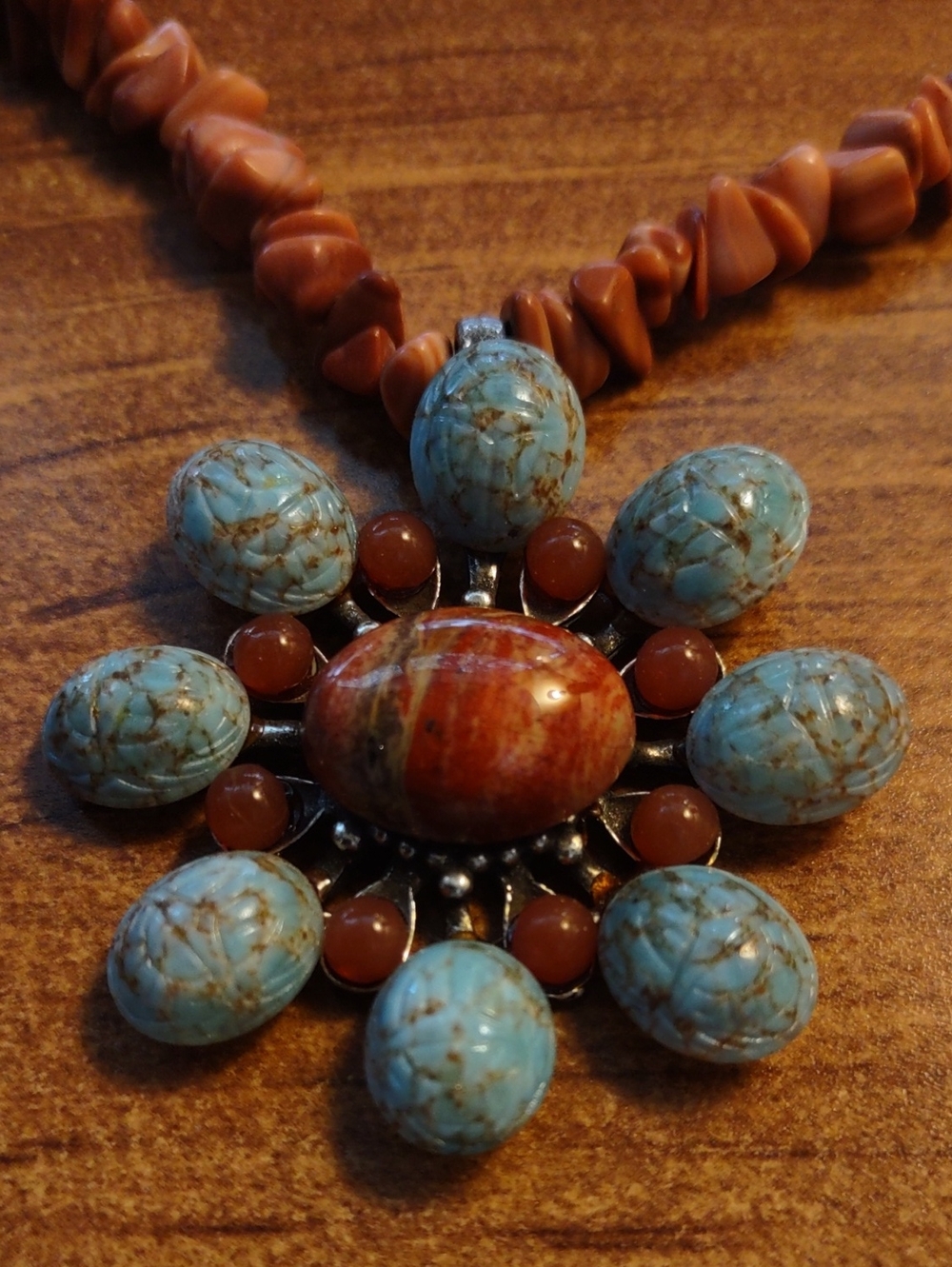 Artisan Crafted Banded Agate Chip Necklace w/Scarab Cabachon Flower Pendant - Picture 5 of 5